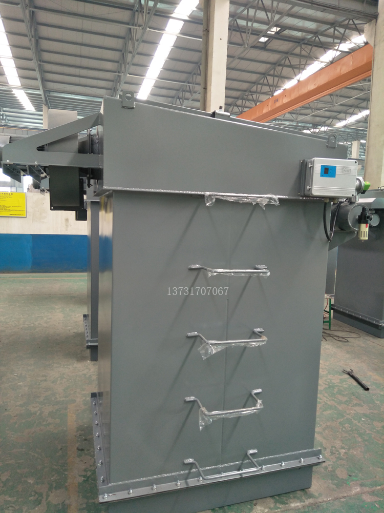 2018年最新研發(fā)15m2、25m2倉頂布袋除塵器投放市場